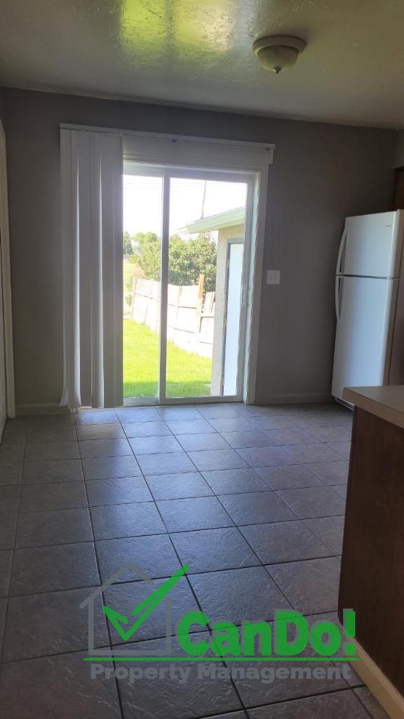 Building Photo - Newly remodeled 2 bedroom, 1.5 bathroom townhome in Blackfoot with Fiber Internet- Available now!
