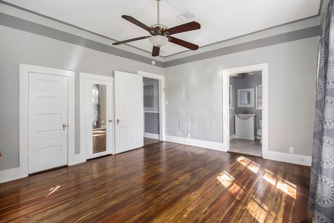 Building Photo - 315 W Blum St