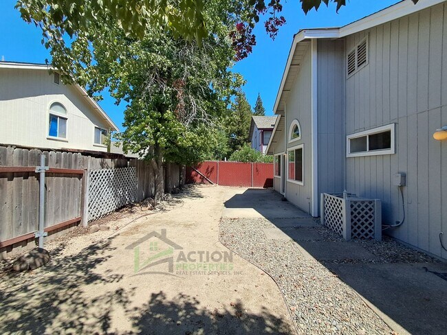Building Photo - 3835 Hunters Glen Pl