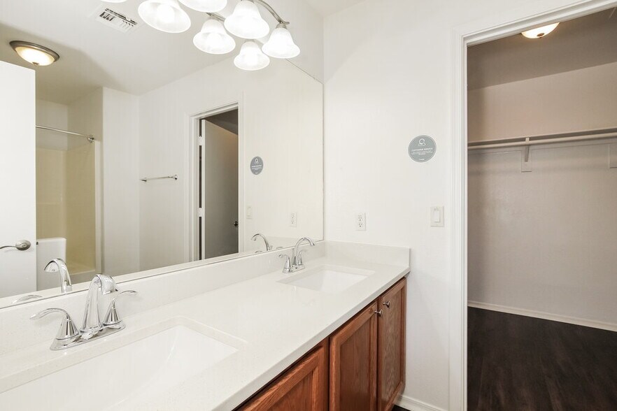 Building Photo - 11357 W Loma Blanca Dr