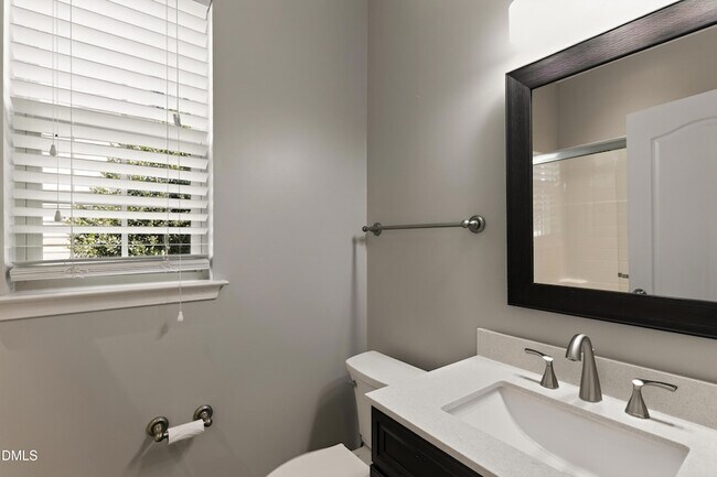 Building Photo - 614 Rose Laurel Ct