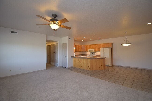 Building Photo - 1255 Wolf Hollow Ln