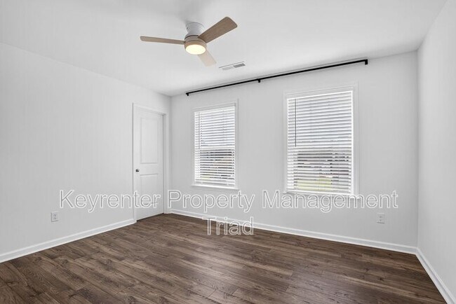Building Photo - 3012 Highlander Pt
