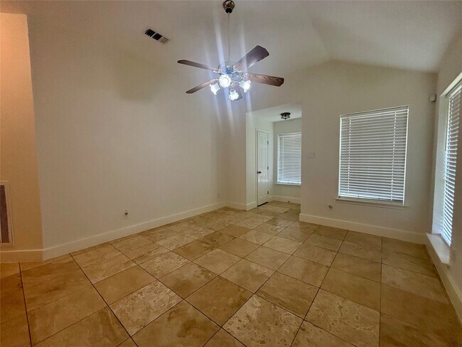 Building Photo - 7815 Log Hollow Dr