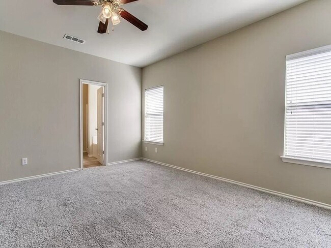 Building Photo - 13212 Alyssum Dr