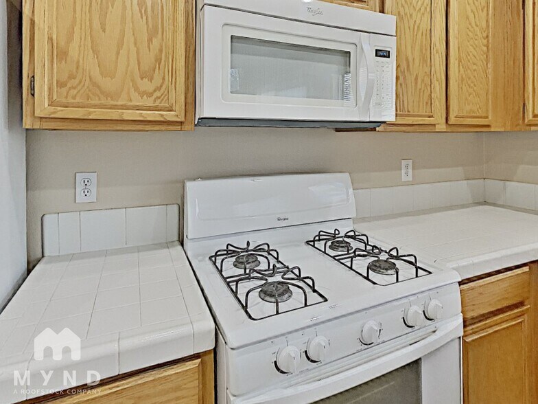 Building Photo - 1576 Reno View Dr