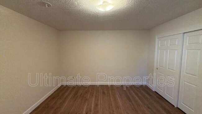 Building Photo - 5814 W Gelding Dr