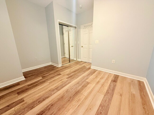 Building Photo - 330 Kiskadee Loop