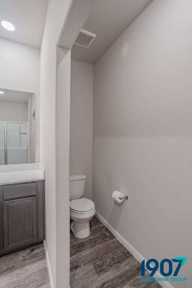 Building Photo - Stunning Modern 3-Bedroom Home in Newcastl...