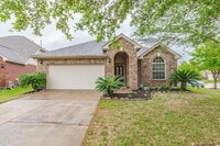Building Photo - May Pine Court, Rosharon, TX 77583 - 4 BR 2 BA single-family home