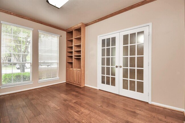 Building Photo - 2523 Sunstone Ln