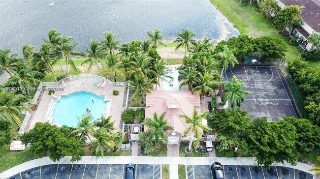 Building Photo - 2833 SW 82nd Ave