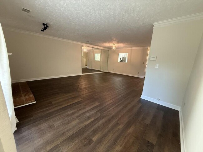 Building Photo - 2978 Lexington Trace Dr