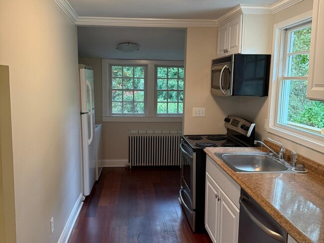 Building Photo - 257 Noroton Ave