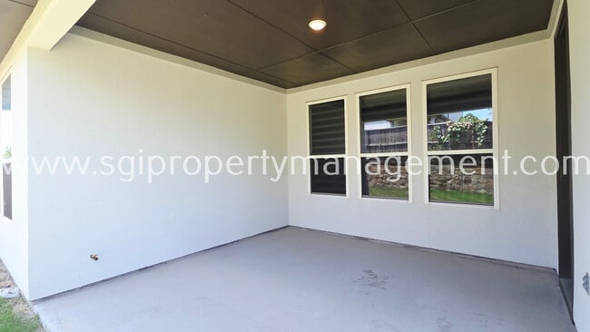 Building Photo - 10870 Grayhead Dr