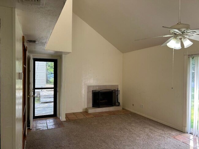 Building Photo - 26601 Primrose Ct