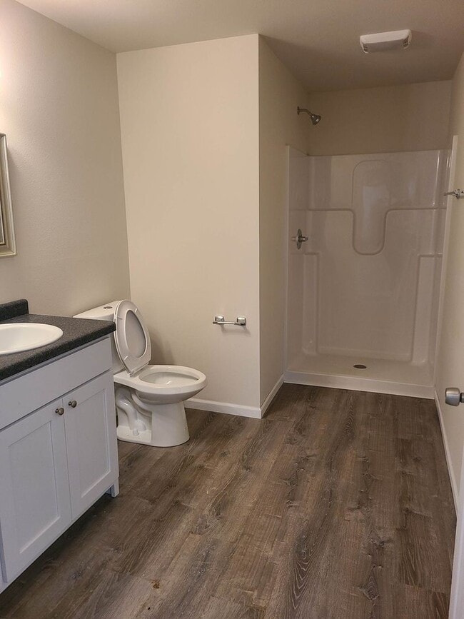 Building Photo - 3 Bedroom, 2 Bathroom Duplex