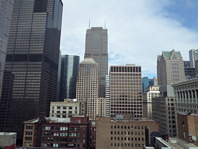 Building Photo - 235 W Van Buren St