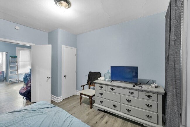 Building Photo - 830 Chestnut St