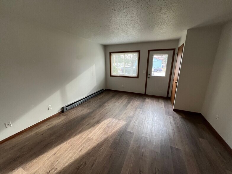 Living Room - 2000 Miller St
