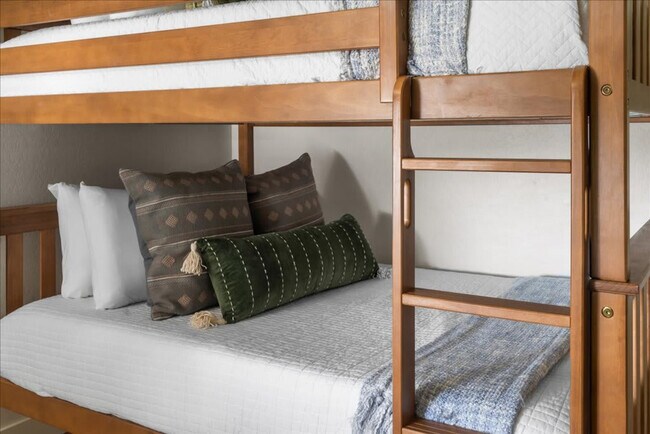 Building Photo - 10617 W Adela Dr.