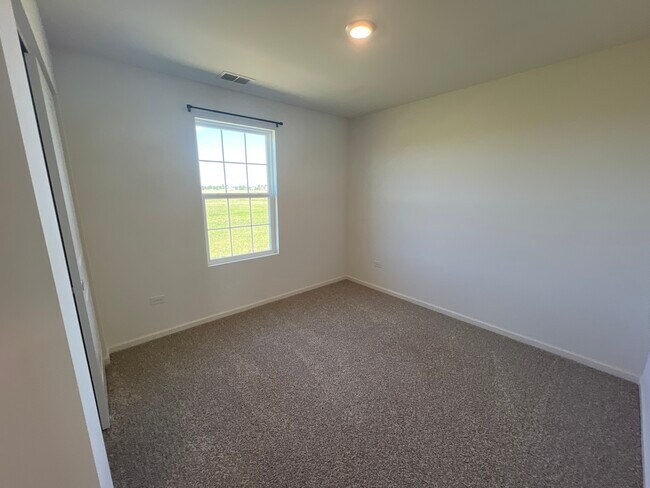 Building Photo - 7615 Violet Ln