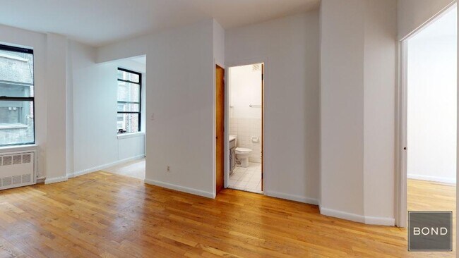 Building Photo - 417 E 65th St