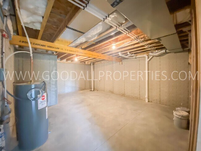 Building Photo - Must See this 4 Bedroom Walkout Ranch in Desoto