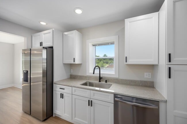 Building Photo - 501.5 W 17th St