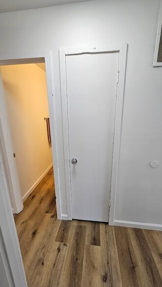 Building Photo - 47 S Brentwood Ave