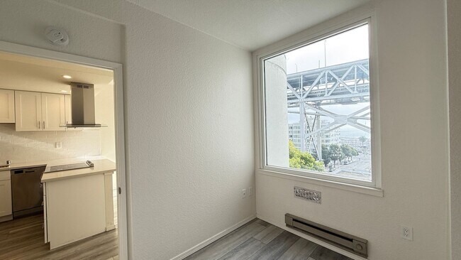 Building Photo - The BAYCREST: Updated 1BR/1BA + Parking!  *AMSI*