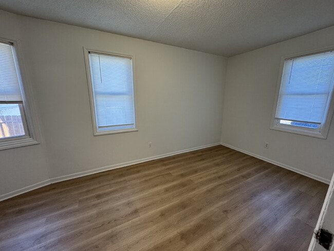 Building Photo - 2522 5th St NE