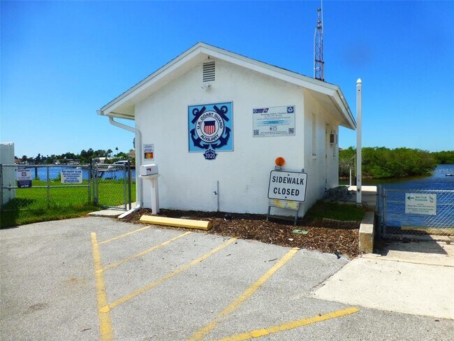 Building Photo - 5557 Sea Forest Dr