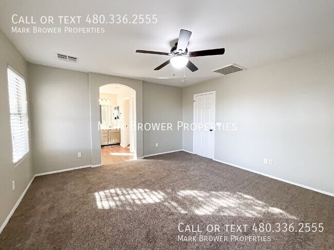 Building Photo - 1255 E Elm Rd