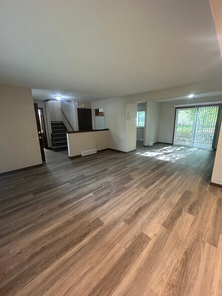 Living room - 3001 Churchill Dr