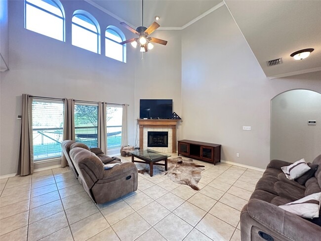 Building Photo - 6321 Oso Pkwy