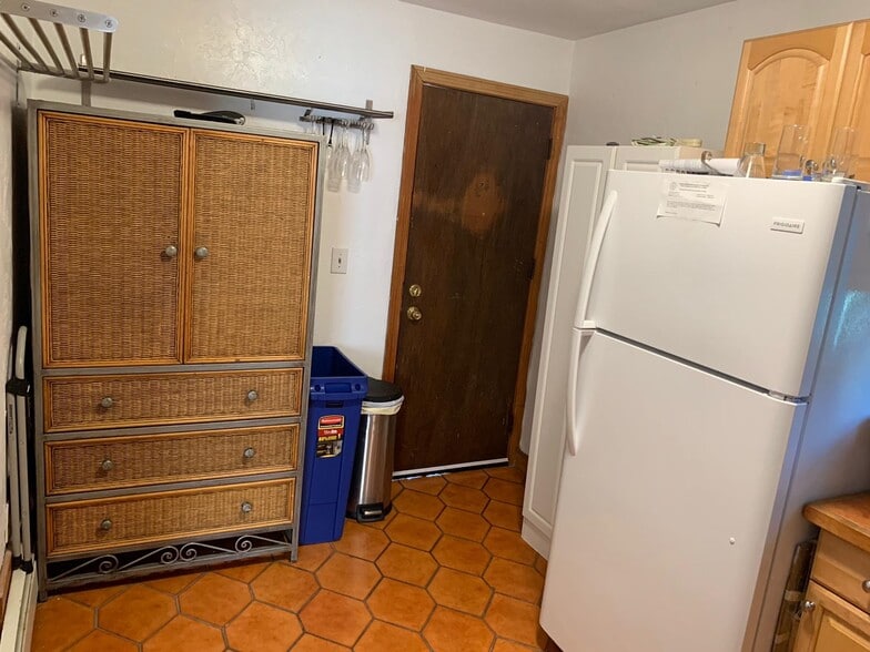 Kitchen - 30 Murdock St