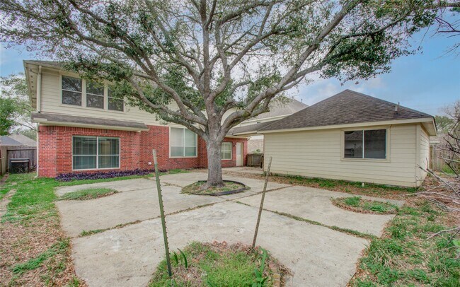 Building Photo - 411 Green Stone Ct