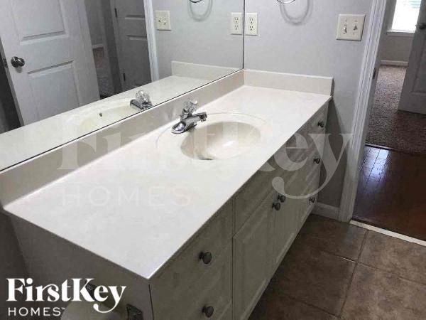 Building Photo - 1298 Easterwood Blvd