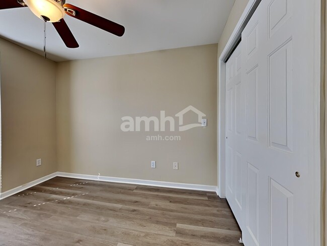 Building Photo - 4954 Bishop Green Ln