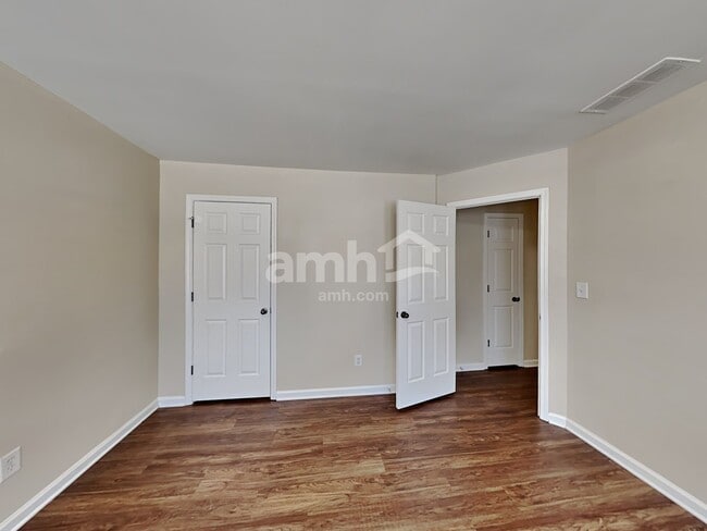 Building Photo - 2410 Chandler Grove Dr