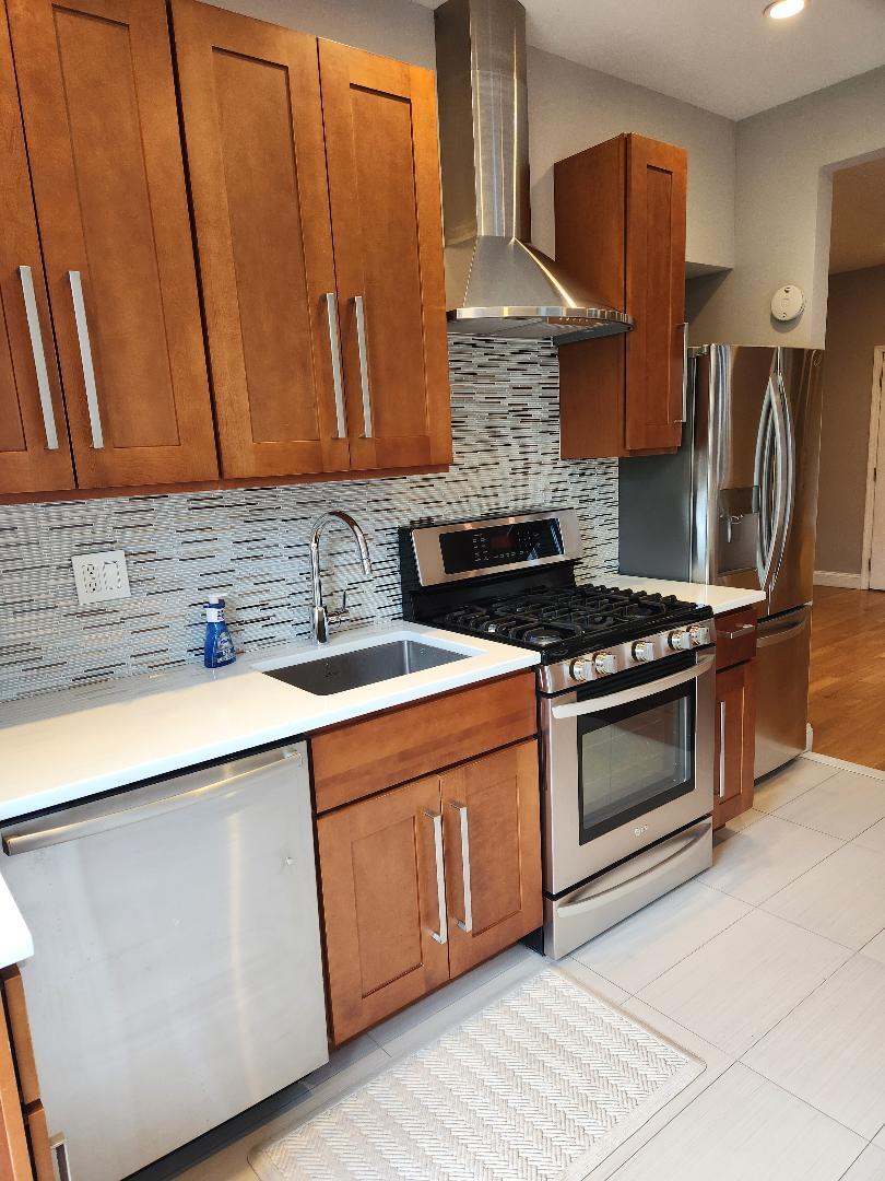 Building Photo - 54 Hausman St