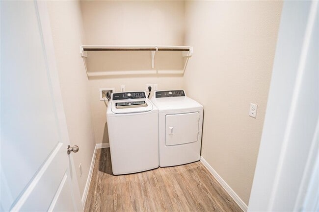 Building Photo - 24227 Brookdale Heights Pl
