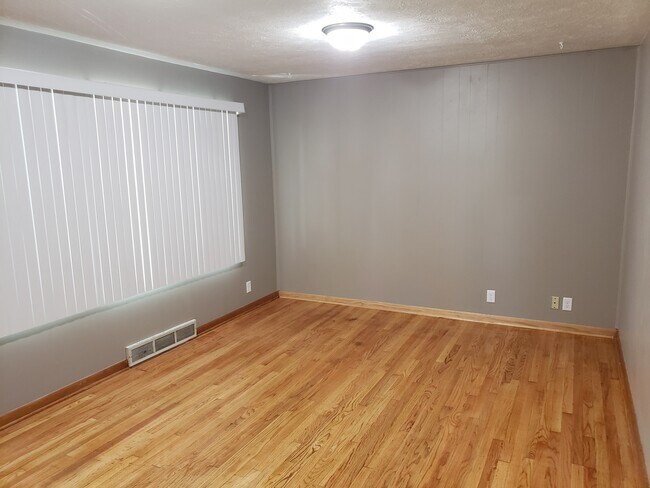 Building Photo - 5618 Huntington Ave