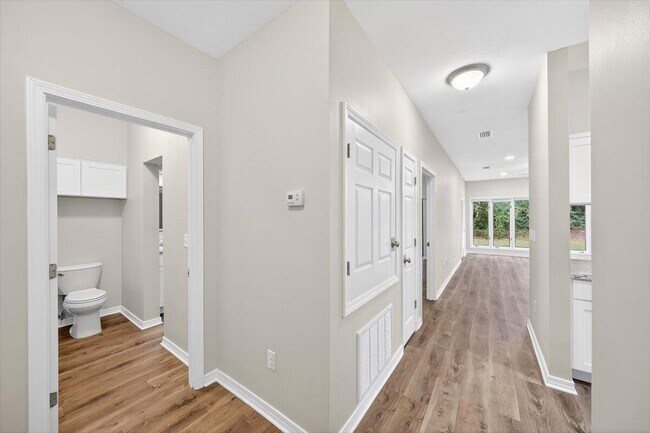 Building Photo - 1940 Bluewater Blvd