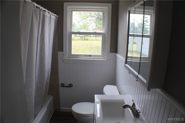 Building Photo - 110 Susan Ln