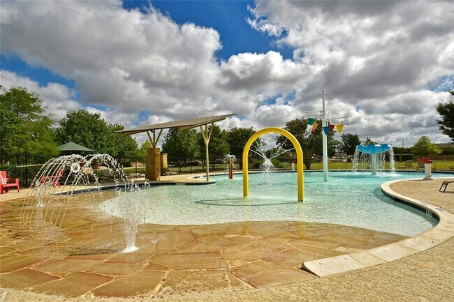 Building Photo - 130 Farm House Rd