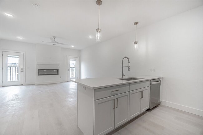 Building Photo - 2655 SW Livingston Square