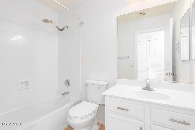 Building Photo - 15315 W Wethersfield Rd