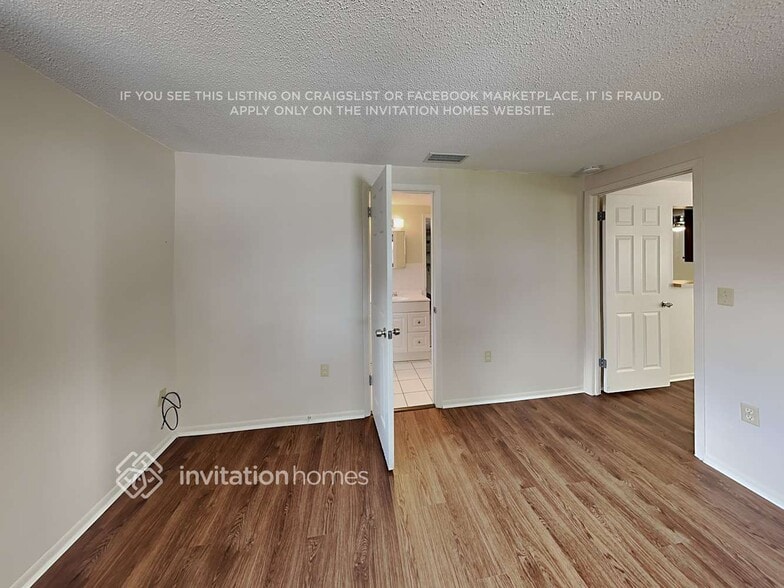 Building Photo - 4005 Prado Dr